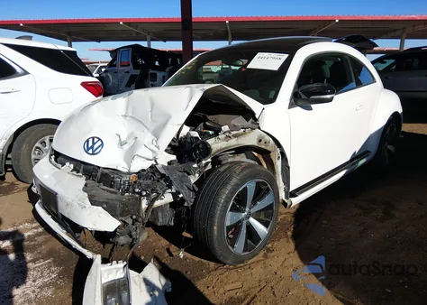 2012 Volkswagen Beetle 2.0T Turbo z USA, uszkodzony, nr VIN 3VWV67AT9CM650952